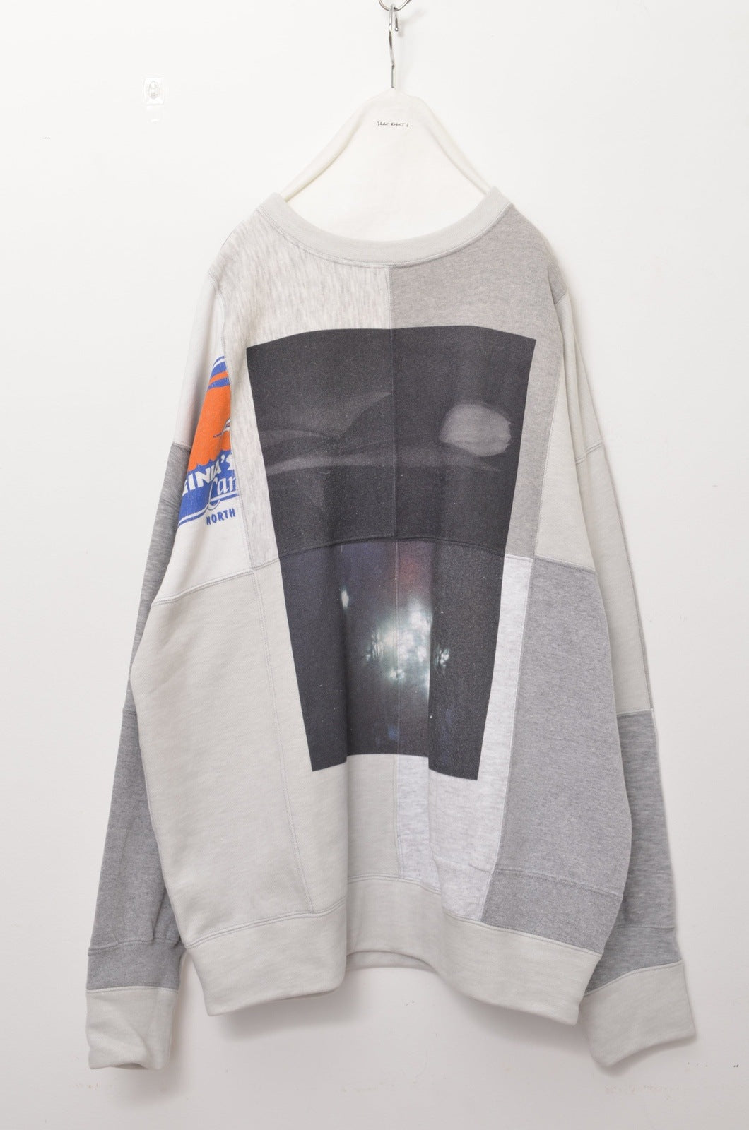 SWITCHING SWEATSHIRT P/O(w/ PRINT)/L.GRAY*sparkle_001 – here/YEAH