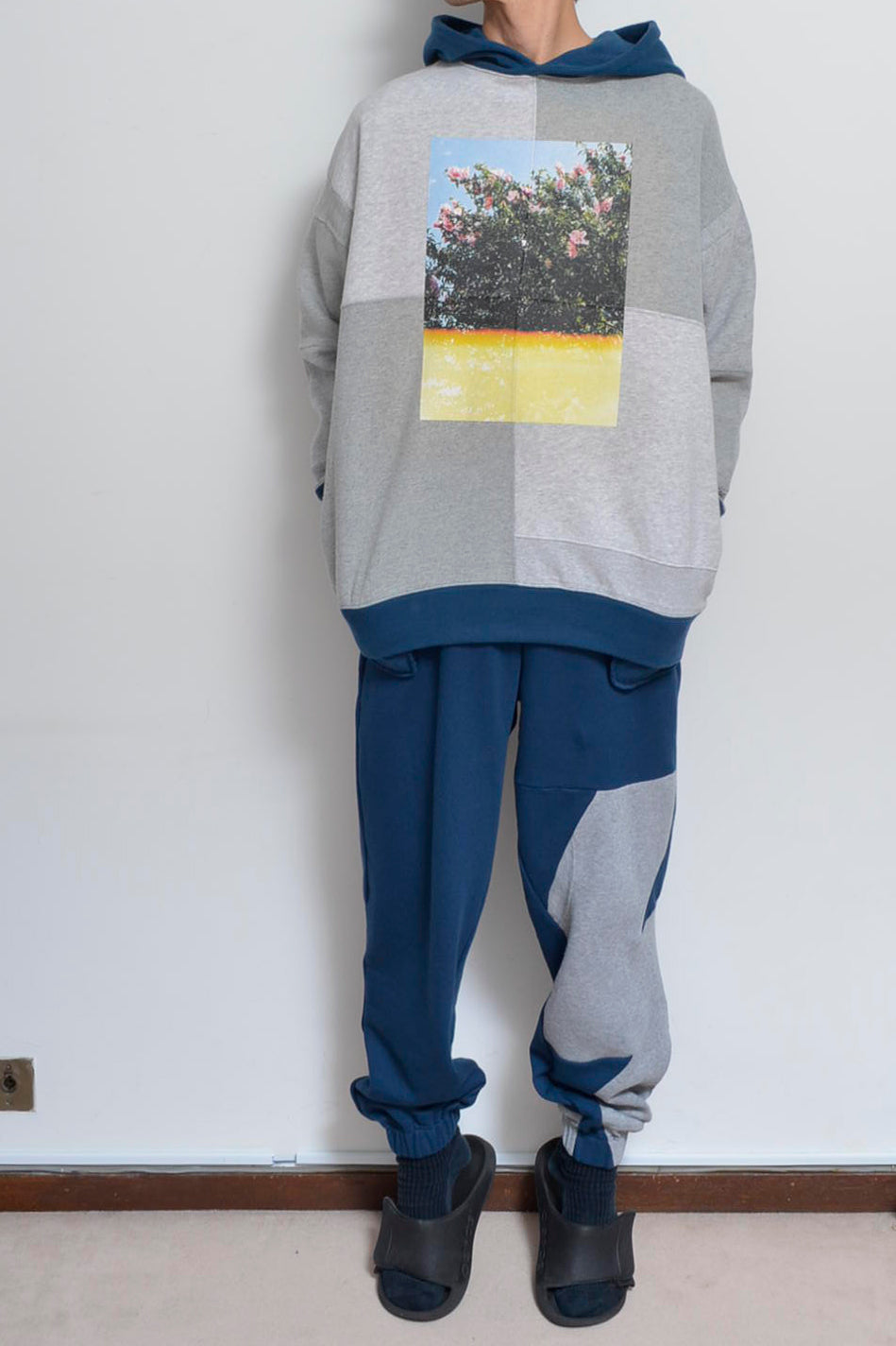 your right things/BONUS TRUCK出品中12/7まで:TWO-TONE HOODIE_BLUE/YELLOW print/01 size