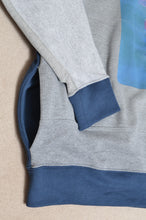 Load image into Gallery viewer, your right things in 代官山 蔦屋書店 出品中〜11/3まで:TWO-TONE HOODIE_BLUE/GREEN print/02 size
