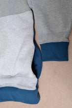 Load image into Gallery viewer, your right things in 代官山 蔦屋書店 出品中〜11/3まで:TWO-TONE HOODIE_BLUE/YELLOW print/01 size
