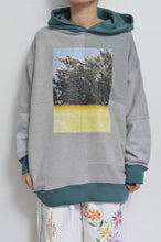 画像をギャラリービューアに読み込む, TWO-TONE HOODIE_GREEN/YELLOW print/01 size
