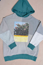 画像をギャラリービューアに読み込む, TWO-TONE HOODIE_GREEN/YELLOW print/01 size
