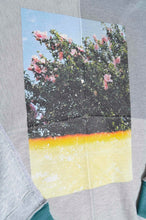 Load image into Gallery viewer, your right things in 代官山 蔦屋書店 出品中〜11/3まで:TWO-TONE HOODIE_GREEN/YELLOW print/01 size
