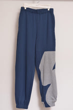 Load image into Gallery viewer, your right things in 代官山 蔦屋書店 出品中〜11/3まで:TWO-TONE UNE UNE SWEAT PT_BLUE/02 size
